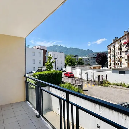 - Chaleureux - Aix Les Bains Appartement
